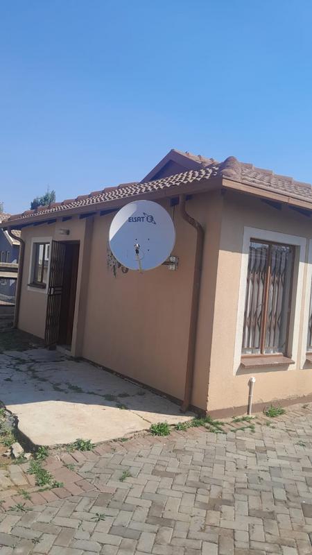 To Let 2 Bedroom Property for Rent in Rosslyn Gauteng