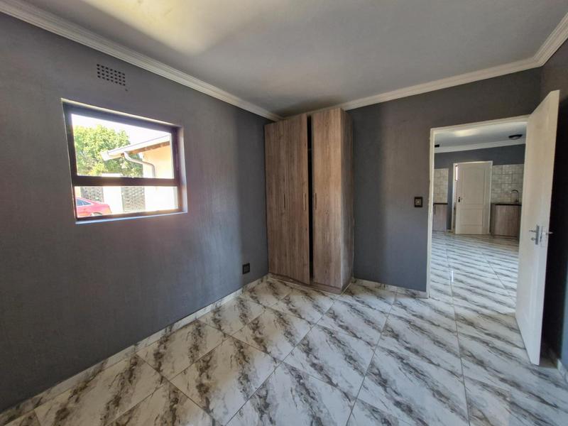 1 Bedroom Property for Sale in Birchleigh North Gauteng