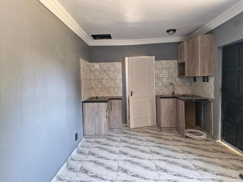1 Bedroom Property for Sale in Birchleigh North Gauteng