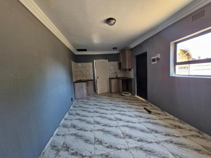 1 Bedroom Property for Sale in Birchleigh North Gauteng