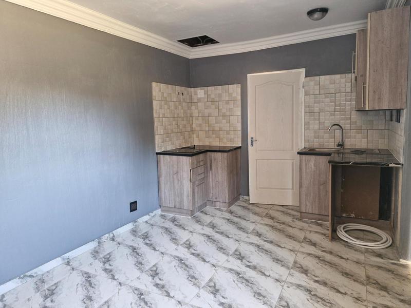 1 Bedroom Property for Sale in Birchleigh North Gauteng