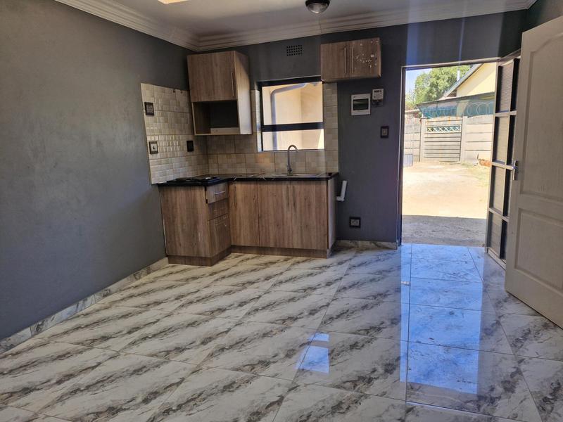 1 Bedroom Property for Sale in Birchleigh North Gauteng