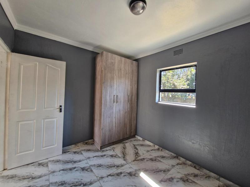 1 Bedroom Property for Sale in Birchleigh North Gauteng