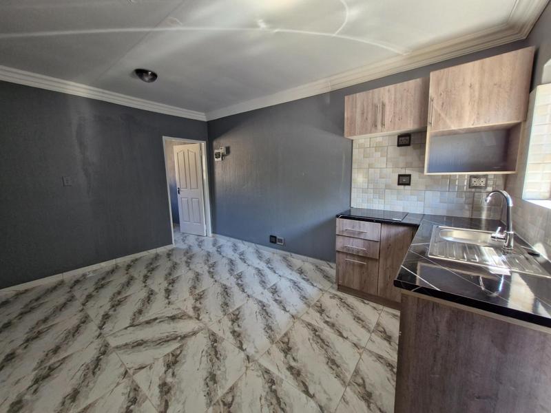 1 Bedroom Property for Sale in Birchleigh North Gauteng