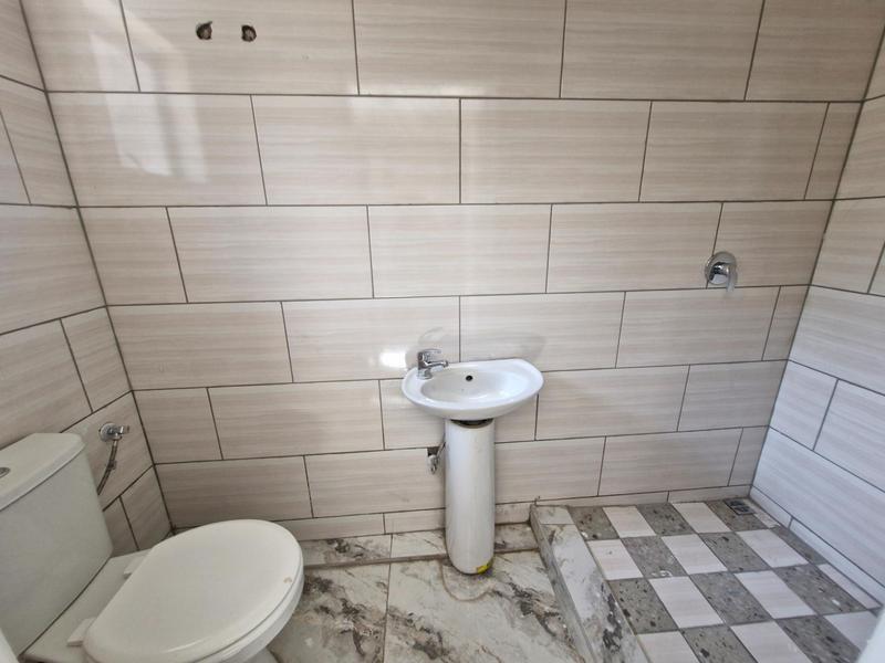 1 Bedroom Property for Sale in Birchleigh North Gauteng