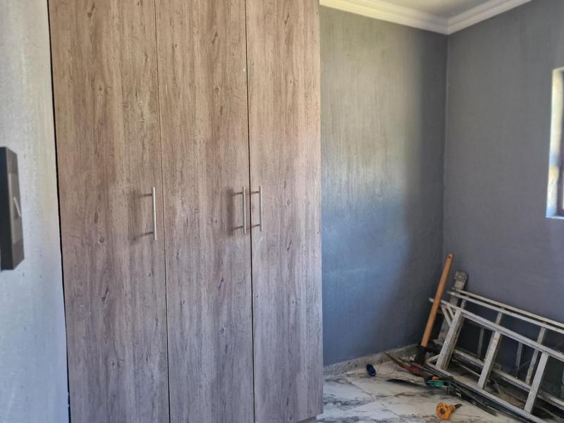 1 Bedroom Property for Sale in Birchleigh North Gauteng