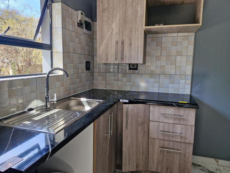 1 Bedroom Property for Sale in Birchleigh North Gauteng