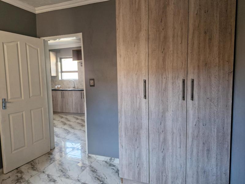 1 Bedroom Property for Sale in Birchleigh North Gauteng