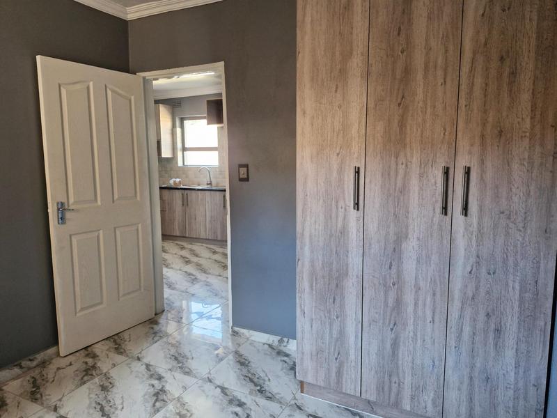 1 Bedroom Property for Sale in Birchleigh North Gauteng
