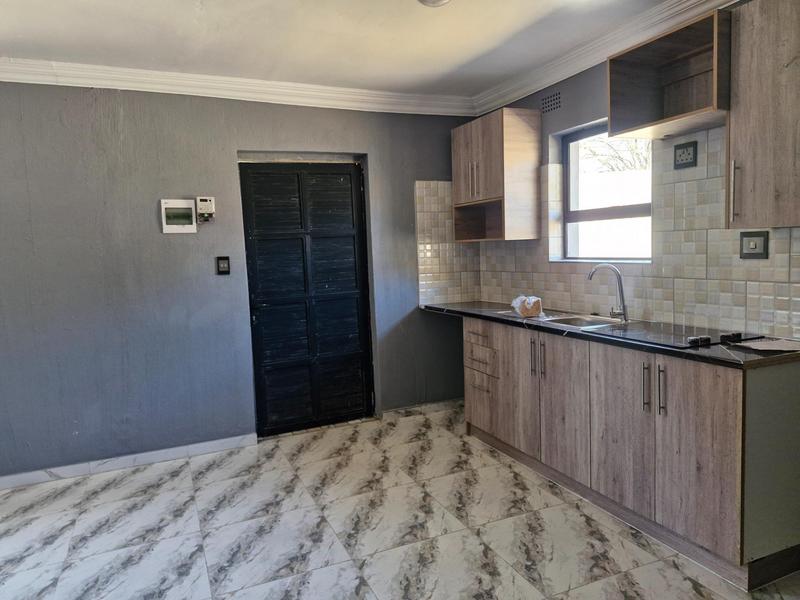 1 Bedroom Property for Sale in Birchleigh North Gauteng