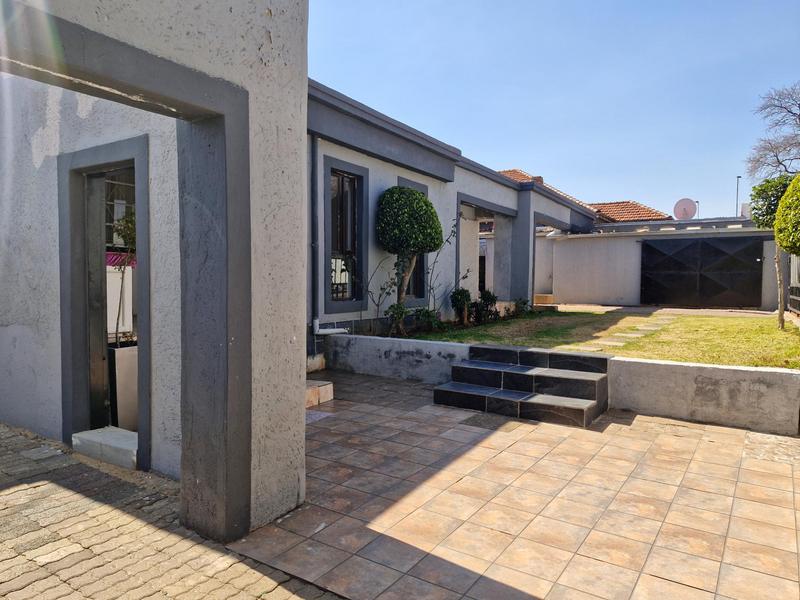3 Bedroom Property for Sale in Highlands North Gauteng
