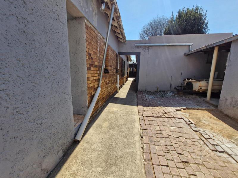 3 Bedroom Property for Sale in Highlands North Gauteng