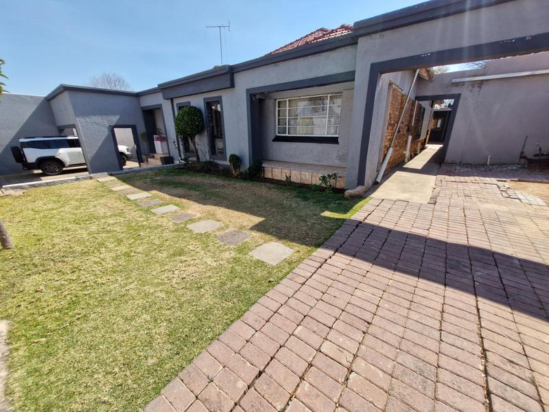 3 Bedroom Property for Sale in Highlands North Gauteng