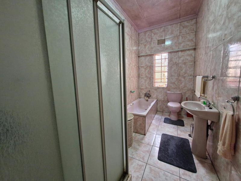 3 Bedroom Property for Sale in Highlands North Gauteng