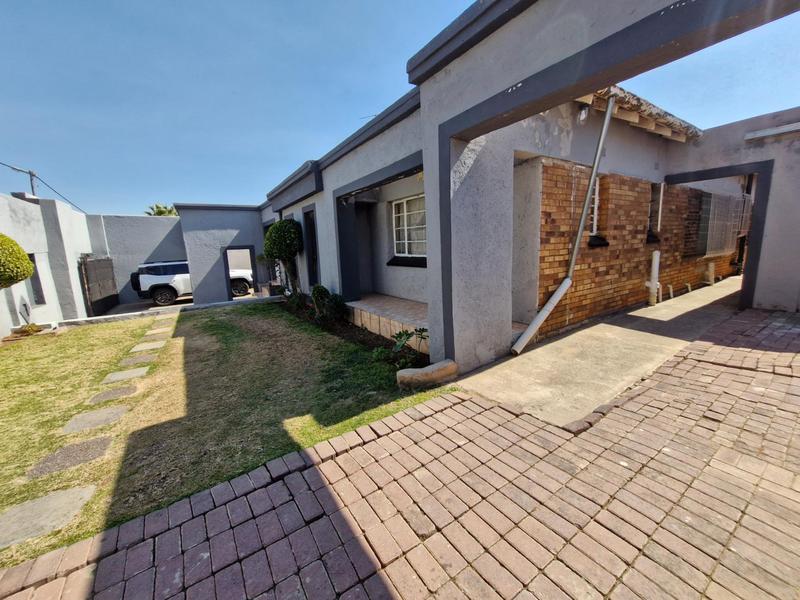 3 Bedroom Property for Sale in Highlands North Gauteng