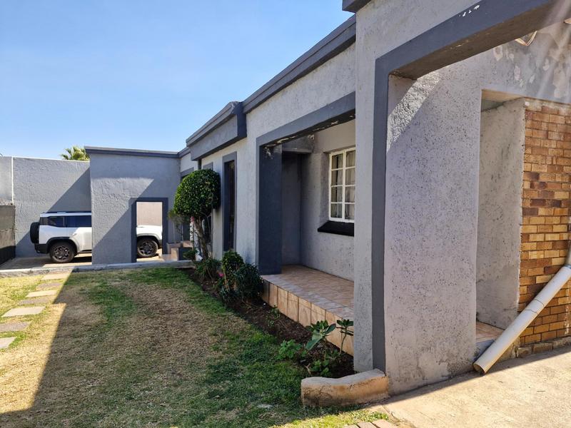 3 Bedroom Property for Sale in Highlands North Gauteng