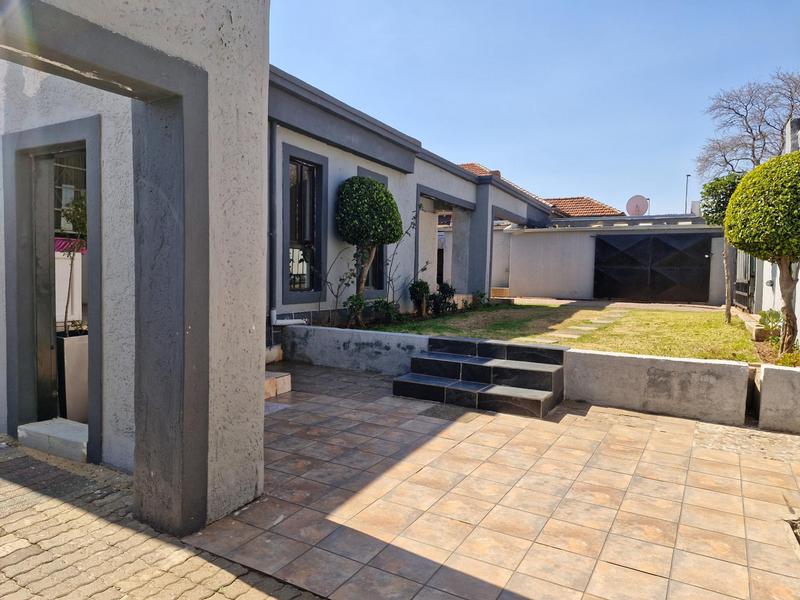 3 Bedroom Property for Sale in Highlands North Gauteng