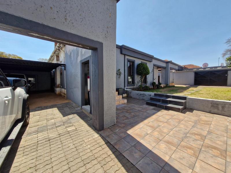 3 Bedroom Property for Sale in Highlands North Gauteng