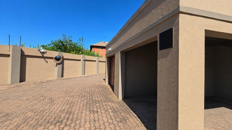 2 Bedroom Property for Sale in Bardene Gauteng