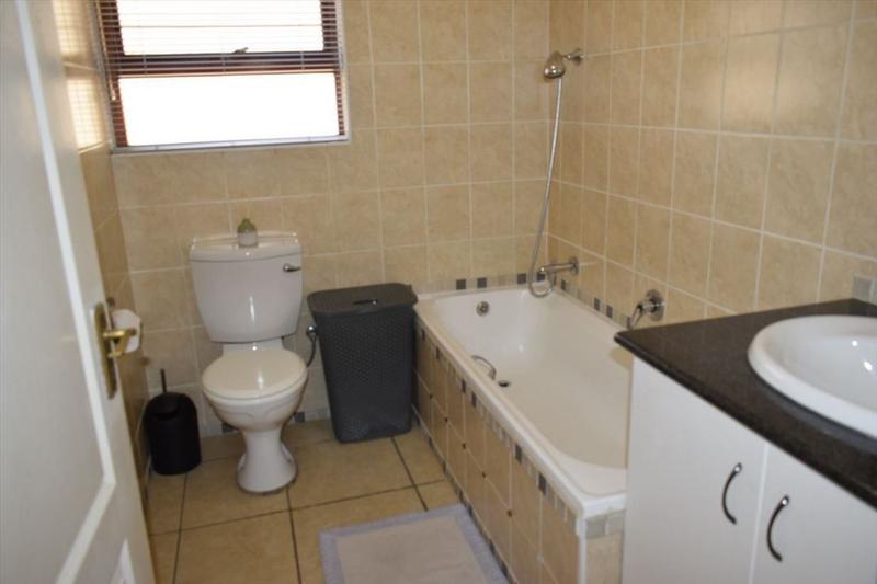 2 Bedroom Property for Sale in Bardene Gauteng