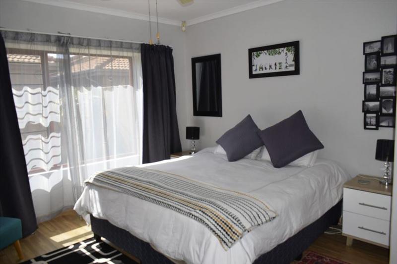2 Bedroom Property for Sale in Bardene Gauteng