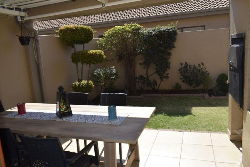 2 Bedroom Property for Sale in Bardene Gauteng