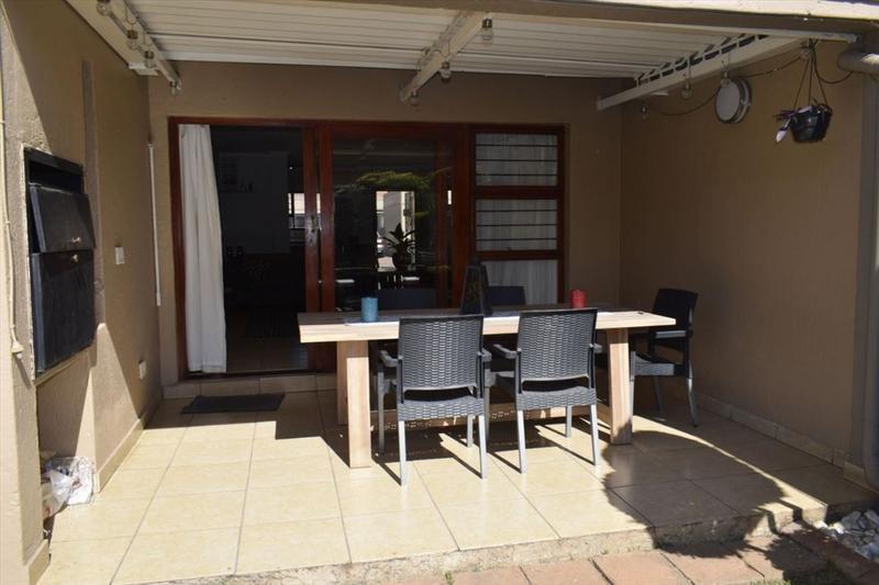 2 Bedroom Property for Sale in Bardene Gauteng