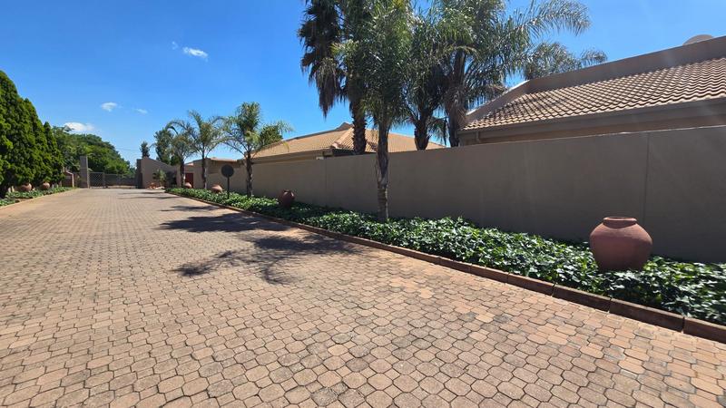 2 Bedroom Property for Sale in Bardene Gauteng