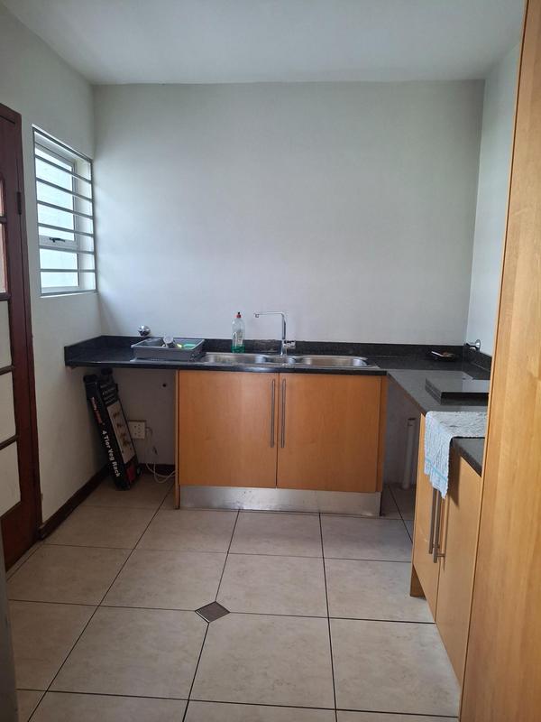 To Let 3 Bedroom Property for Rent in Greenside Gauteng