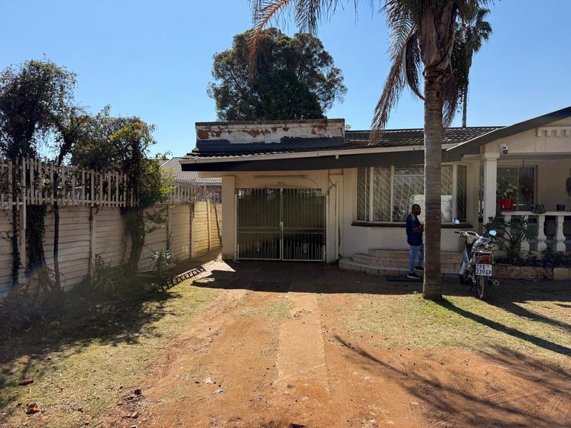 10 Bedroom Property for Sale in Erasmia Gauteng