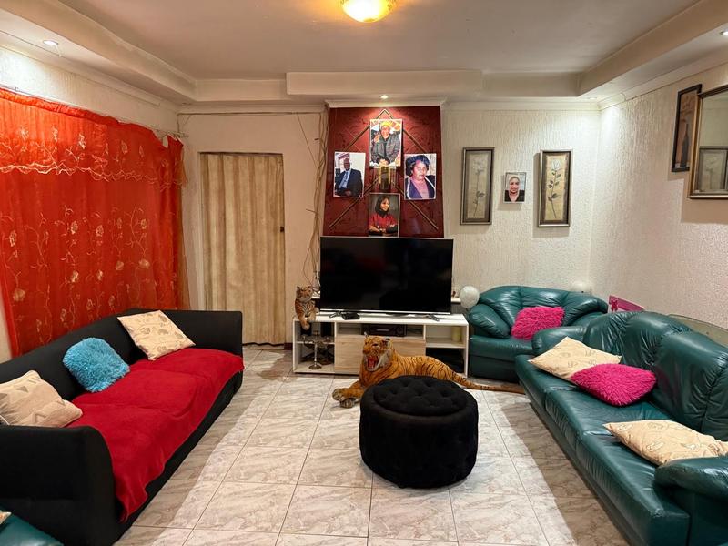 10 Bedroom Property for Sale in Erasmia Gauteng