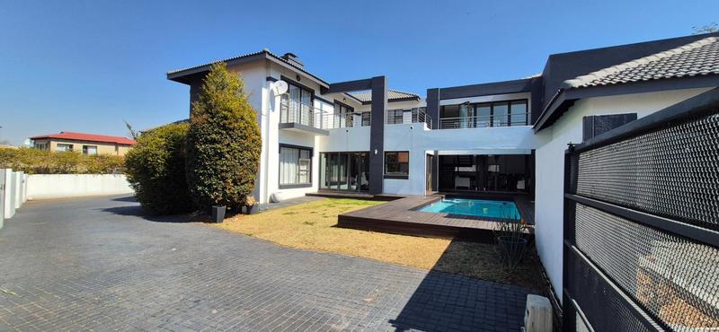 6 Bedroom Property for Sale in Midlands Estate Gauteng