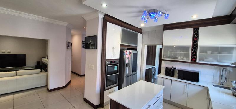6 Bedroom Property for Sale in Midlands Estate Gauteng