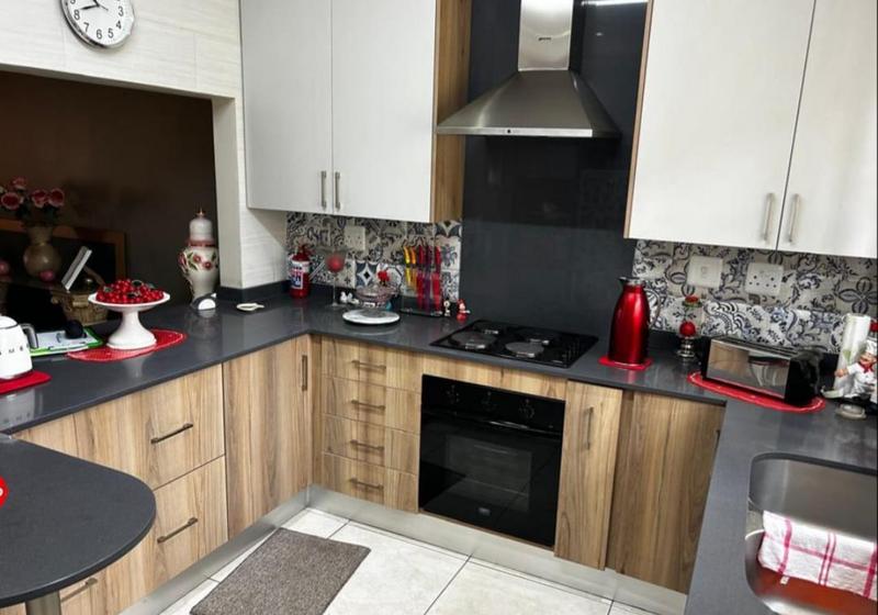 2 Bedroom Property for Sale in New Redruth Gauteng