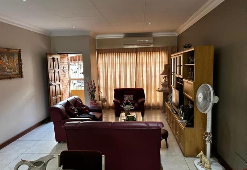 2 Bedroom Property for Sale in New Redruth Gauteng