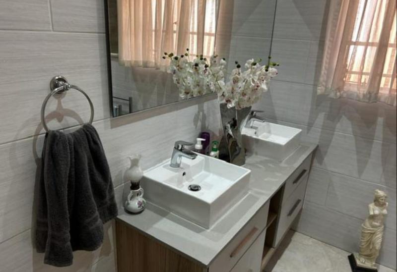 2 Bedroom Property for Sale in New Redruth Gauteng