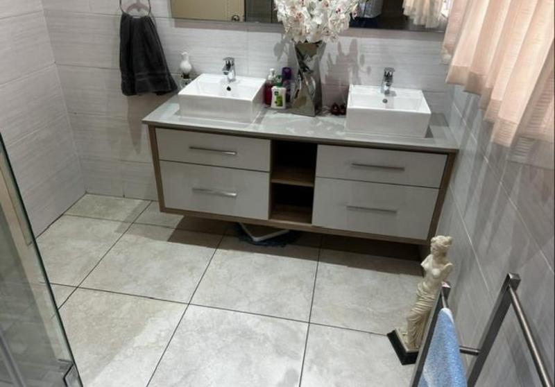 2 Bedroom Property for Sale in New Redruth Gauteng