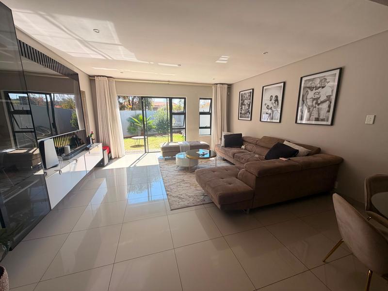 To Let 2 Bedroom Property for Rent in Equestria Gauteng