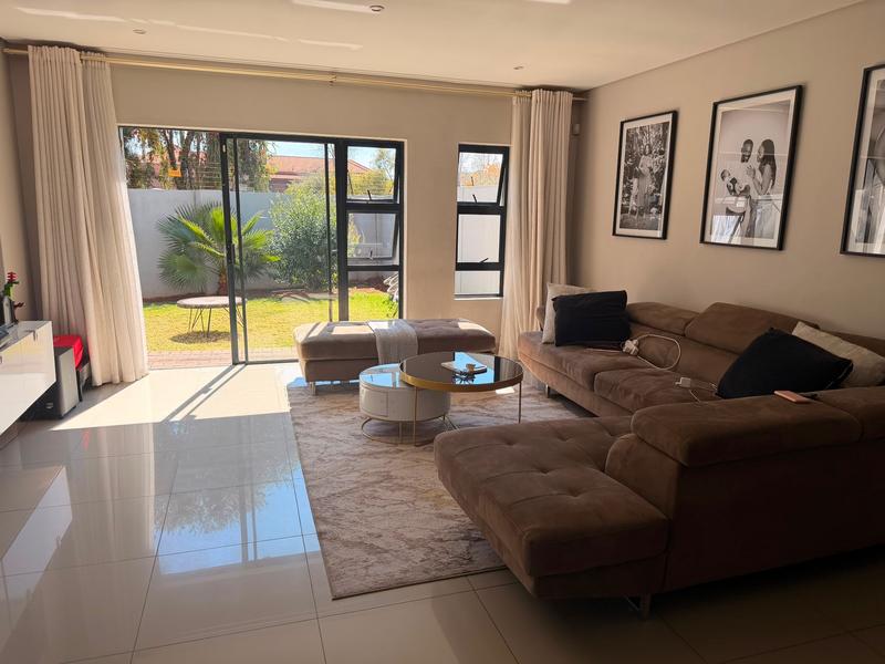 To Let 2 Bedroom Property for Rent in Equestria Gauteng