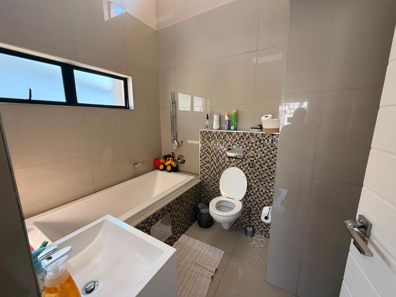 To Let 2 Bedroom Property for Rent in Equestria Gauteng