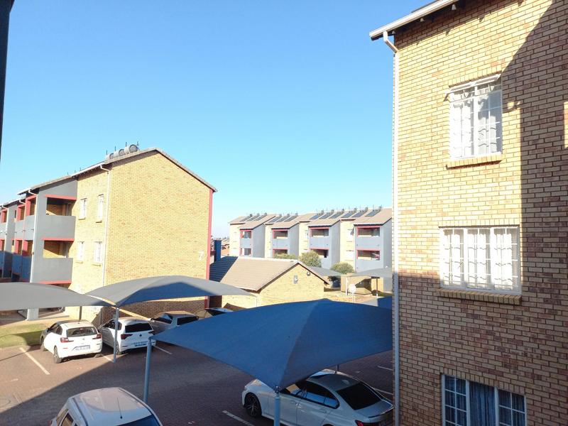 To Let 2 Bedroom Property for Rent in Monavoni Gauteng