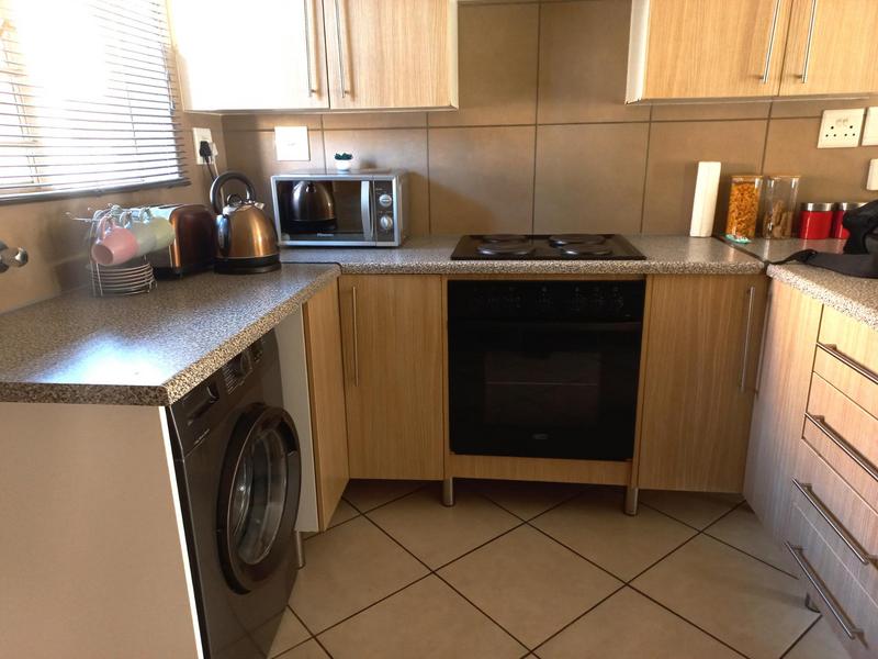 To Let 2 Bedroom Property for Rent in Monavoni Gauteng