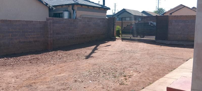 3 Bedroom Property for Sale in Bram Fischerville Gauteng