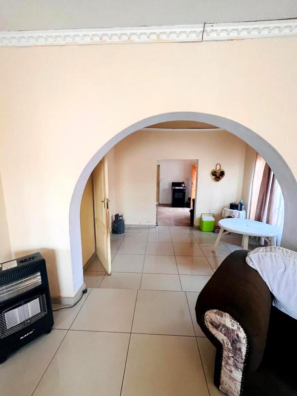 2 Bedroom Property for Sale in Tshepisong Gauteng