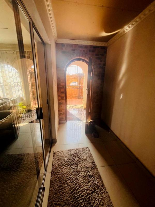 2 Bedroom Property for Sale in Tshepisong Gauteng