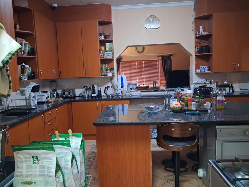 5 Bedroom Property for Sale in Pretoria North Gauteng