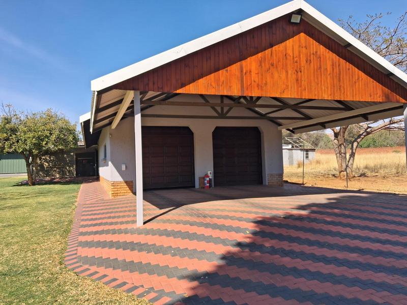 5 Bedroom Property for Sale in Pretoria North Gauteng