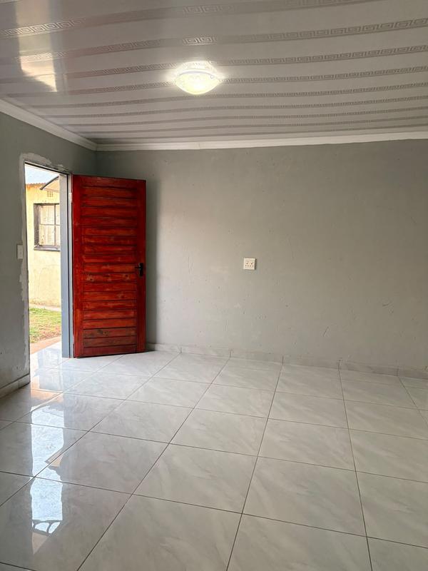 To Let 1 Bedroom Property for Rent in Jabavu Gauteng