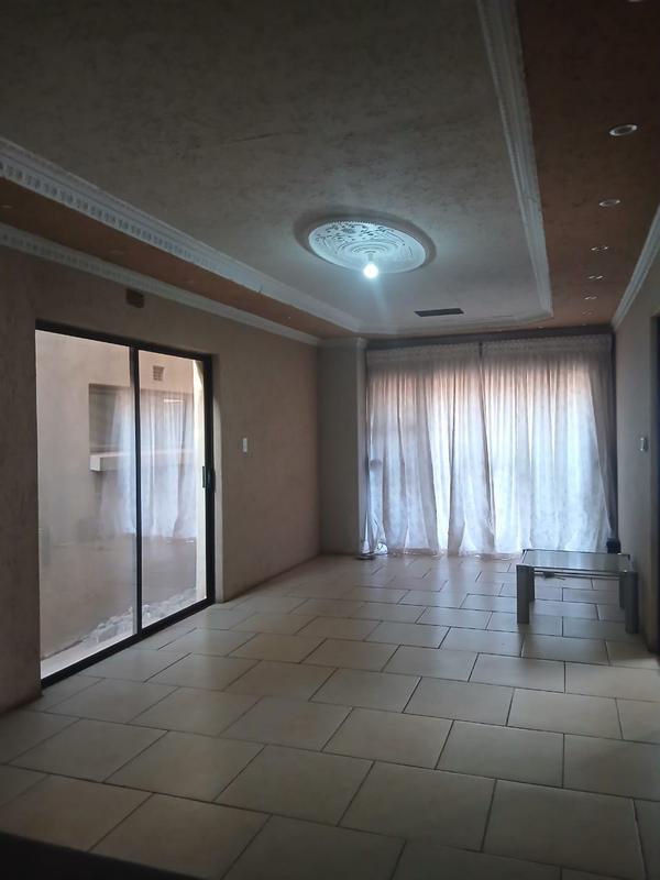 To Let 4 Bedroom Property for Rent in Ennerdale Gauteng
