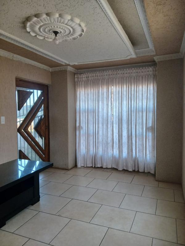 To Let 4 Bedroom Property for Rent in Ennerdale Gauteng